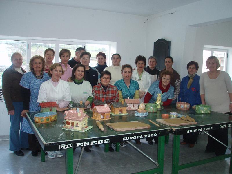 GODOY CON ALUMN@S DE PUENTE ARCE.JPG